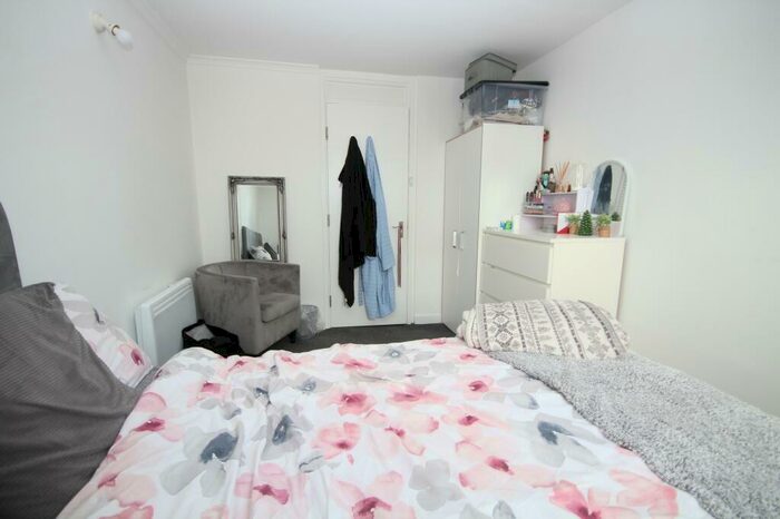 4 Bedroom House To Rent In Crayford Road, London, N7