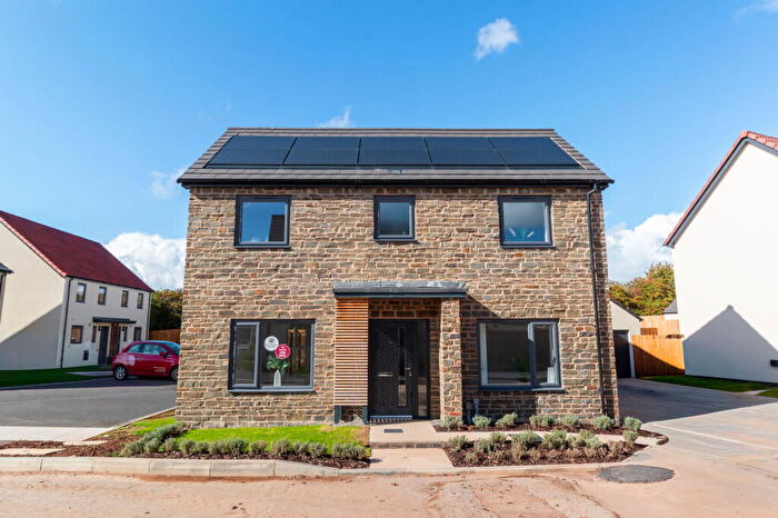 4 Bedroom Detached House For Sale In Claverham, Court De Wyck, BS49