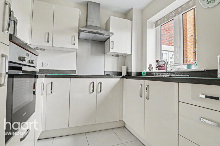 1 Bedroom Flat For Sale In Banks Place, Wroughton, SN4