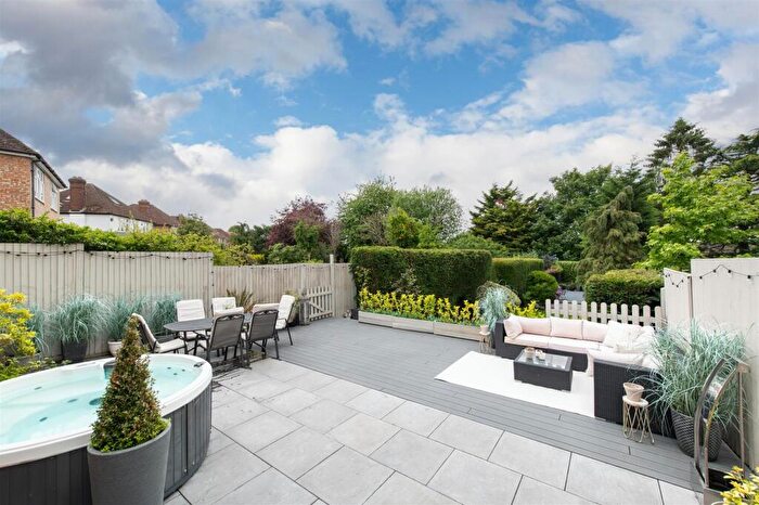 4 Bedroom Detached House For Sale In Cranborne Avenue, Maidstone, ME15