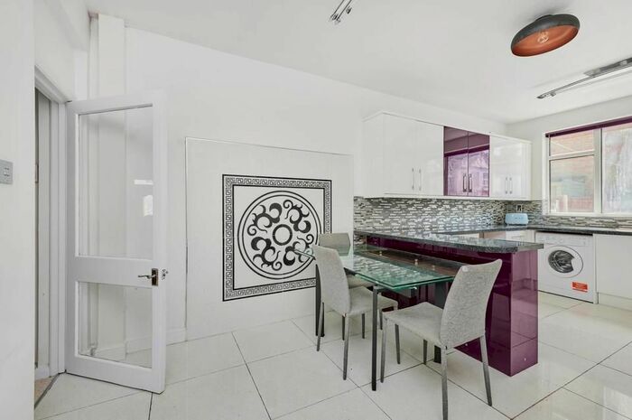 3 Bedroom End Of Terrace House To Rent In Totterdown Street, London, SW17