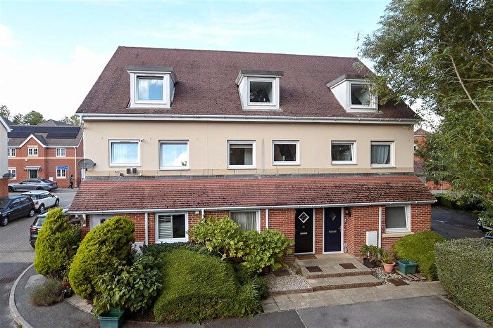 2 Bedroom Maisonette For Sale In Queripel Close, Tunbridge Wells, Kent, TN2