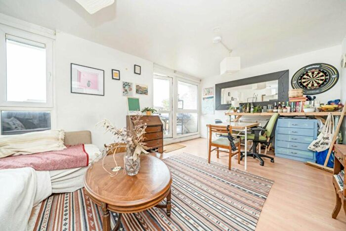 4 Bedroom Maisonette To Rent In Rochford Walk, London Fields, E8