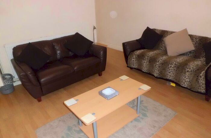 4 Bedroom House To Rent In Alton Road, B29