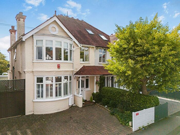 4 Bedroom Semi Detached House For Sale In Southfield Park, Harrow, HA2
