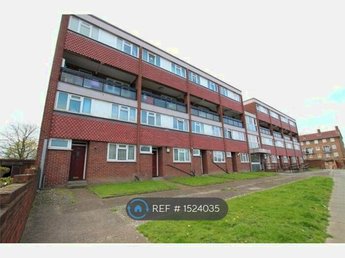 3 Bedroom Maisonette To Rent In John Wilson Street, London, SE18