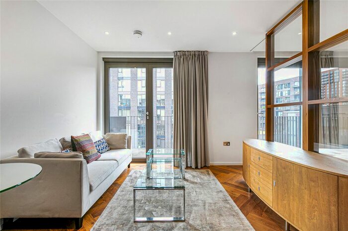 Studio To Rent In New Union Square, London, SW11