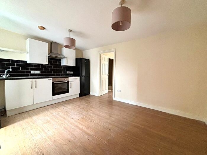 1 Bedroom Flat To Rent In Ivy Road, Southampton, SO17