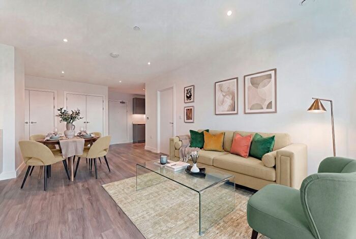 2 Bedroom Flat For Sale In Banks Road, Kidbrooke, SE3
