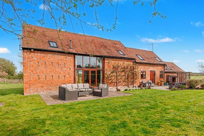 4 Bedroom Barn Conversion For Sale In Wasperton, Warwick, CV35