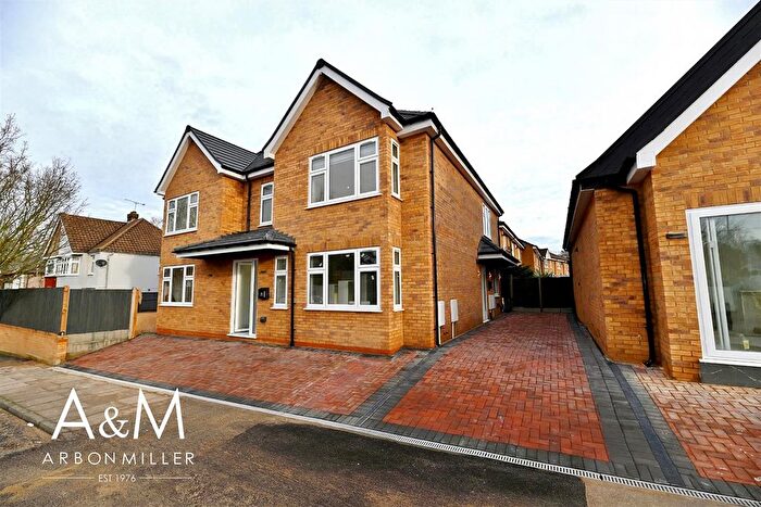 4 Bedroom Semi Detached House For Sale In Perkins Road, Ilford, IG2