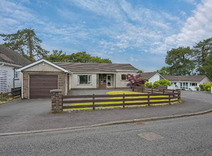 4 Bedroom Detached Bungalows For Sale In Motelands, Belfast, BT4
