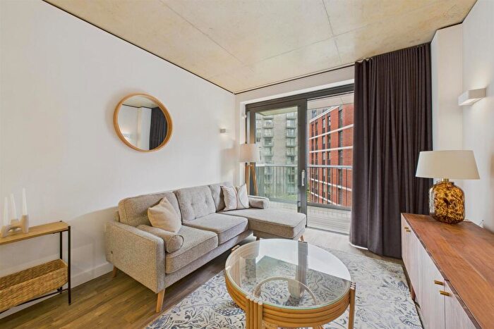 Apartment To Rent In Repton Gardens, Wembley Park, HA9