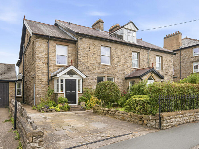 6 Bedroom Semi-Detached House For Sale In The Firs, Hawes, DL8