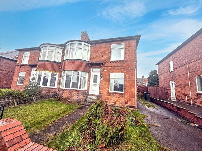 2 Bedroom Flat To Rent In Ovington Grove, Fenham, Newcastle Upon Tyne, NE5