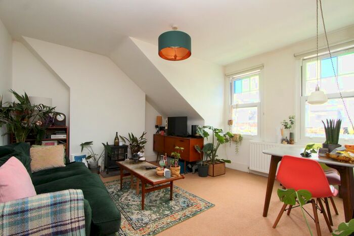 1 Bedroom Flat To Rent In Hillfield Avenue, Crouch End, N8