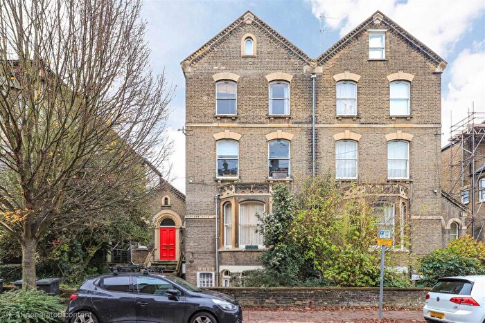 2 Bedroom Flat For Sale In Bateman Street, Cambridge, CB2
