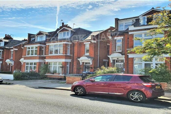 Studio To Rent In Dyne Road, London, NW6