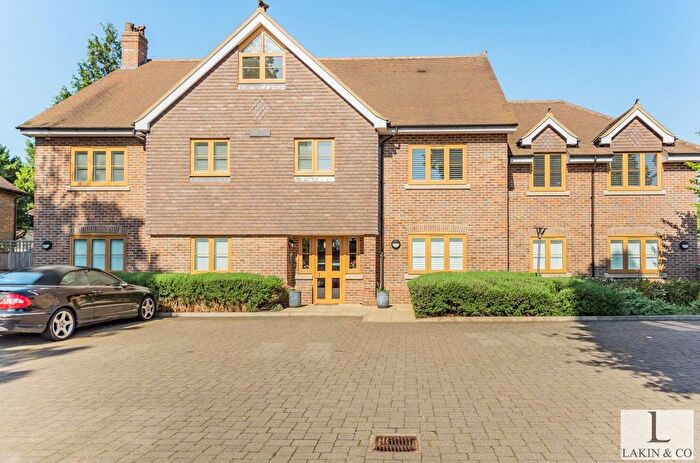 2 Bedroom Flat To Rent In Laurelvale House, Long Lane, Ickenham, UB10