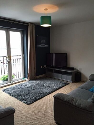 2 Bedroom Semi-Detached House To Rent In Broom Mills Road, Bradford, LS28