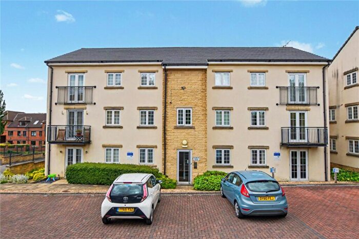 2 Bedroom Apartment For Sale In Seven Hills Point, Albert Road, Morley, Leeds, West Yorkshire, LS27