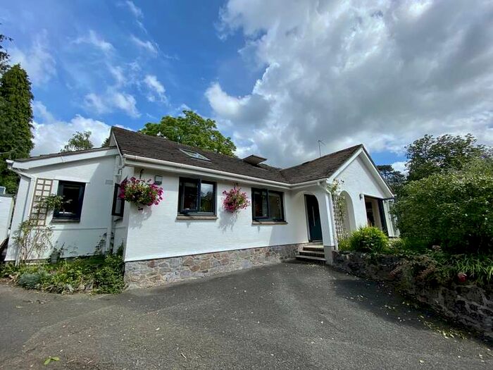 Houses for sale in Buckfastleigh, TQ11, Devon