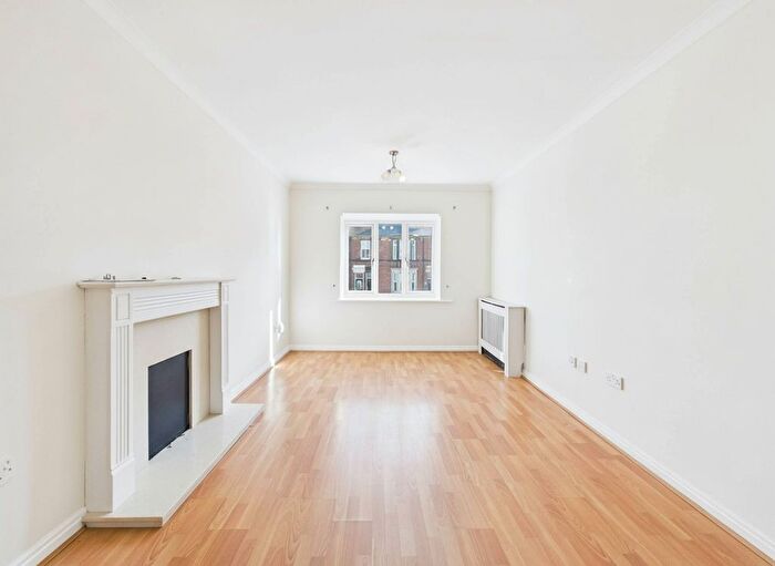 1 Bedroom Flat To Rent In Forster Court, Low Fell, NE9