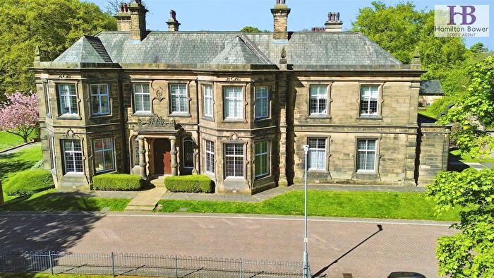 2 Bedroom Flat For Sale In Sinderhill Court, Northowram, Halifax, HX3