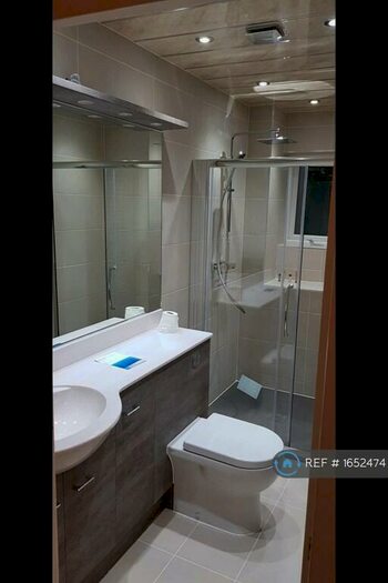 2 Bedroom Flat To Rent In Langdale Road, Manchester, M14