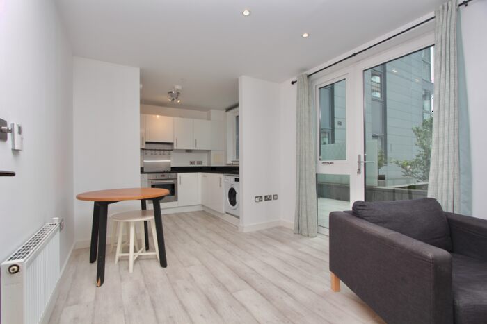 1 Bedroom Apartment To Rent In Aquarelle House, City Road, Islington, London, EC1V