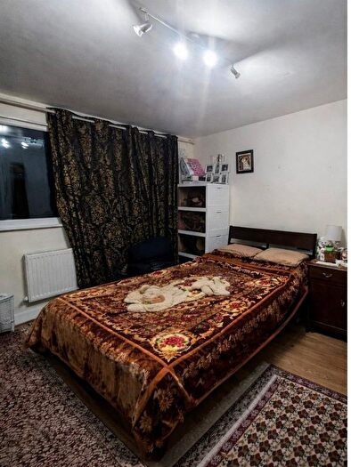 4 Bedroom Semi-detached House To Rent In Deans Lane, Edgware, HA8