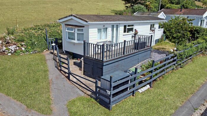 1 Bedroom Mobile/park Home For Sale In Newton Road, Bishopsteignton, Teignmouth, TQ14