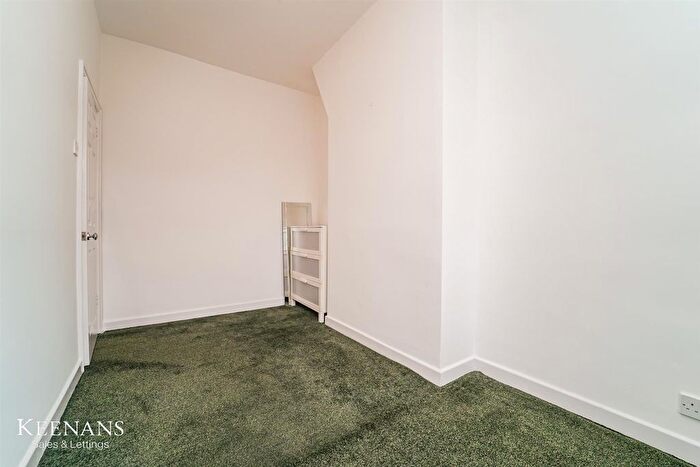 2 Bedroom End Of Terrace House To Rent In Middleton Road, Chadderton, Oldham, OL9