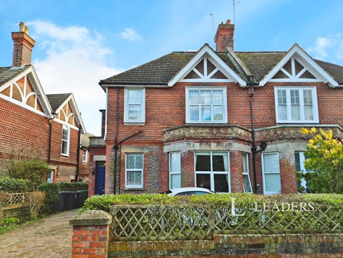 1 Bedroom Flat To Rent In Meads Road, Eastbourne, BN20