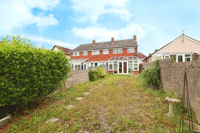 3 Bedroom End Of Terrace House For Sale In Queen Alexandra Road, Salisbury, SP2