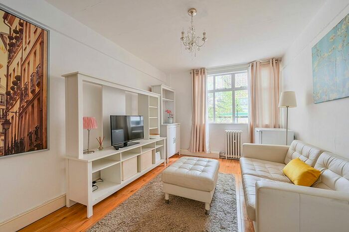 1 Bedroom Flat To Rent In Shepherds Bush Green, Shepherd's Bush, London, W12