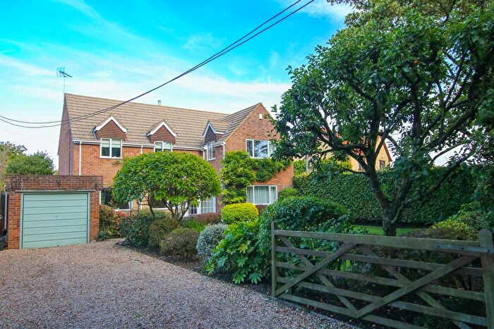 3 Bedroom Detached House For Sale In Doles Lane, Wokingham, RG41