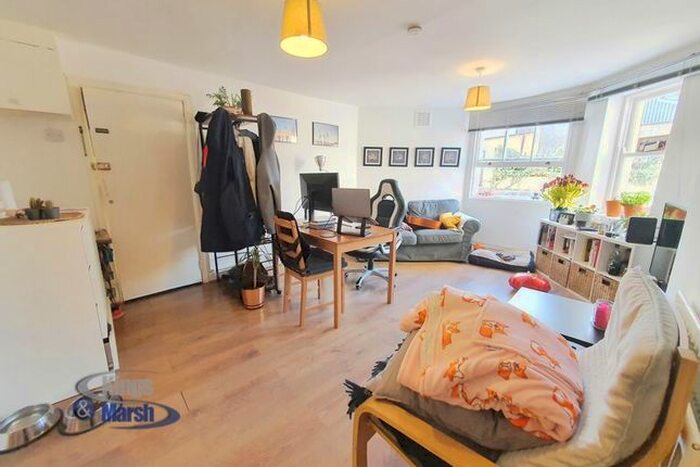 1 Bedroom Flat To Rent In Hamilton Road, London, SE27