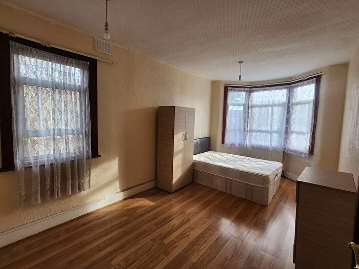 1 Bedroom Flat To Rent In Westbury Avenue, London, N22