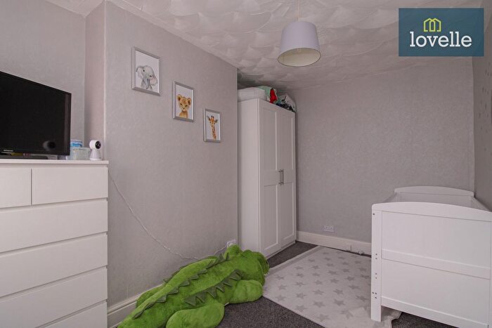 3 Bedroom Terraced House For Sale In Stanley Street, Grimsby, DN32