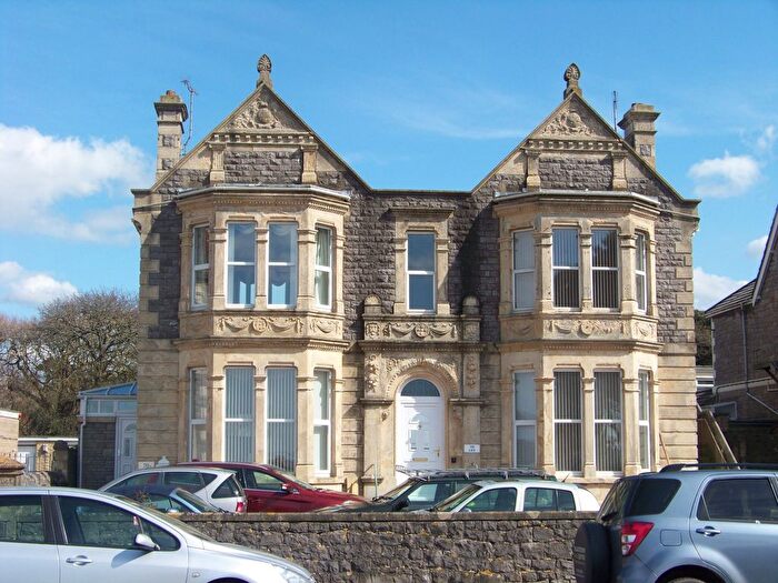 3 Bedroom Flat To Rent In Beach Road, Weston Super Mare, BS23