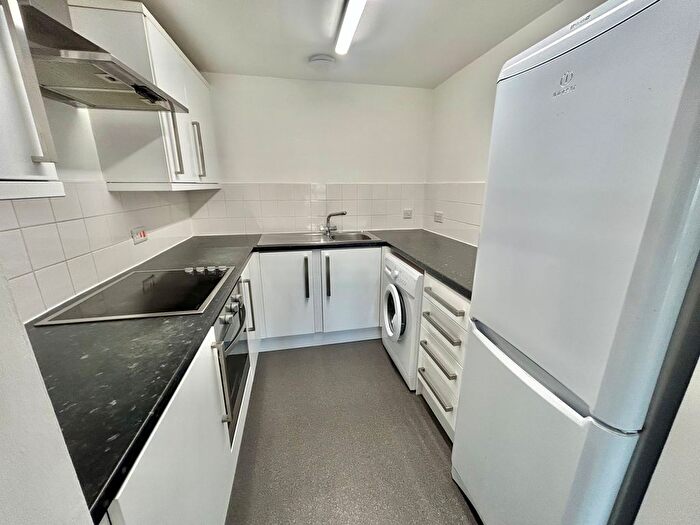 2 Bedroom Flat To Rent In Trivett Square, Nottingham, NG1