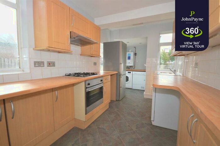 3 Bedroom Semi-Detached House To Rent In Baginton Road, Coventry, CV3