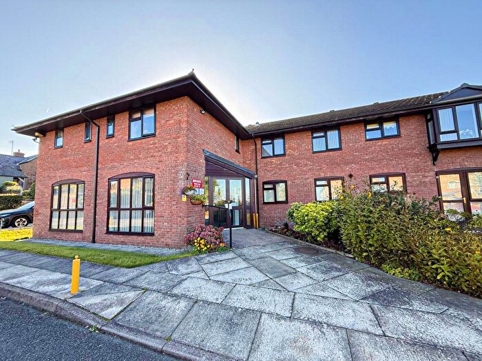 2 Bedroom Flat For Sale In Well Lane, Greasby, CH49