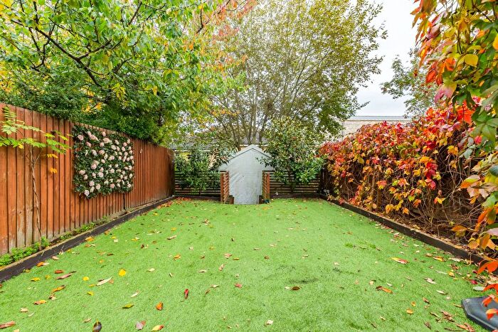 1 Bedroom Flat To Rent In Osier Crescent, Muswell Hill, London, N10