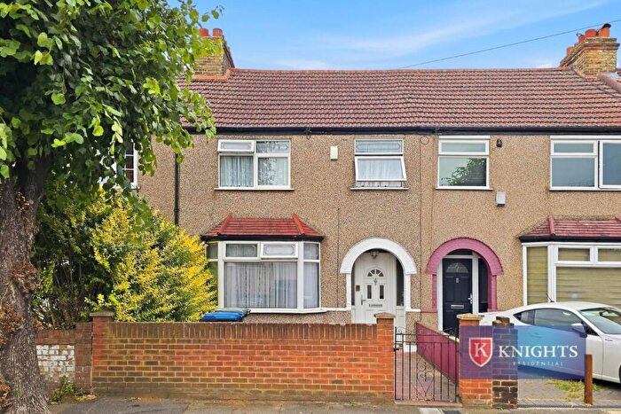 3 Bedroom House For Sale In Devonshire Road, London, N9
