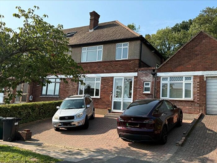 4 Bedroom Semi-Detached House For Sale In The Reddings, London, NW7