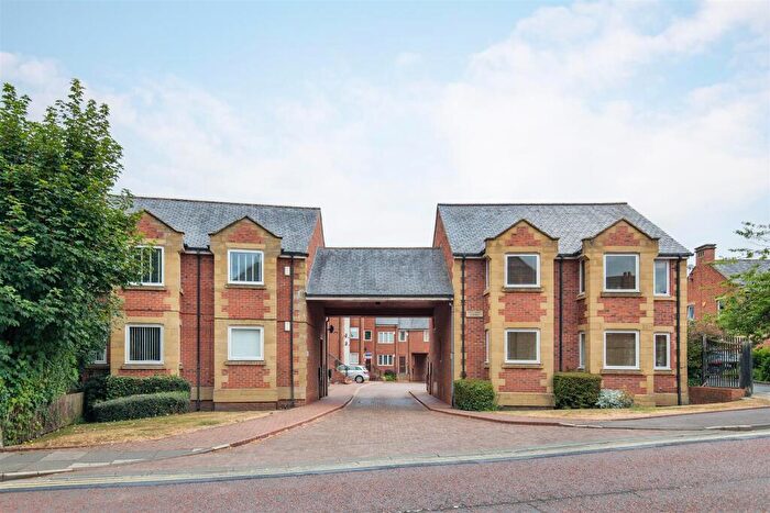 2 Bedroom Flat For Sale In Wellway Court, Morpeth, NE61