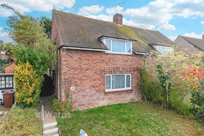 3 Bedroom Semi Detached House For Sale In St. Columba's Close, Gravesend, Kent, DA12