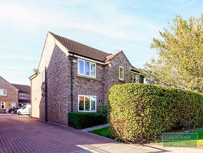 4 Bedroom Detached House For Sale In Tarn House Doncaster Road Brayton, Selby, YO8